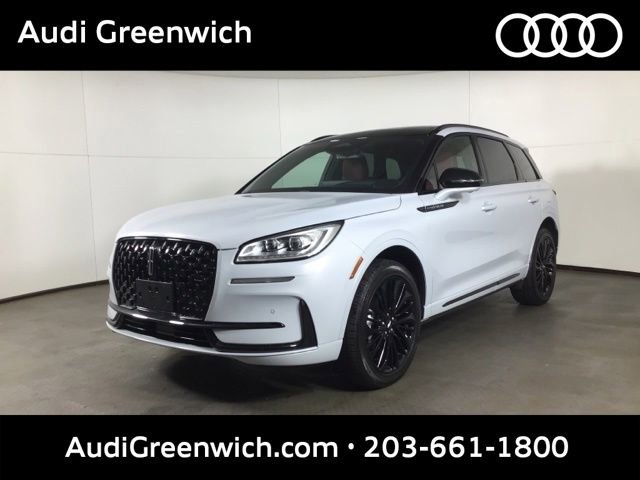 Used 2025 Lincoln Corsair Reserve w/ Equipment Group 202A AWD/4WD image 3