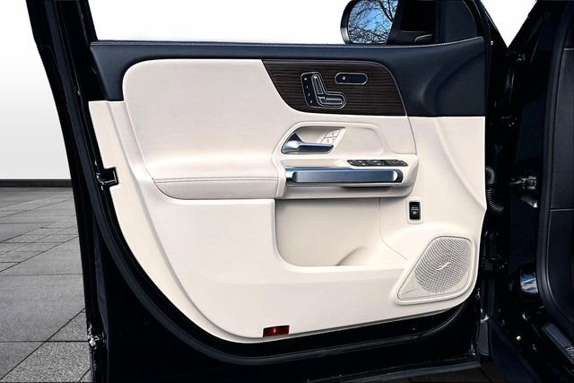 Used 2026 Mercedes-Benz GLB 250 4MATIC image 23