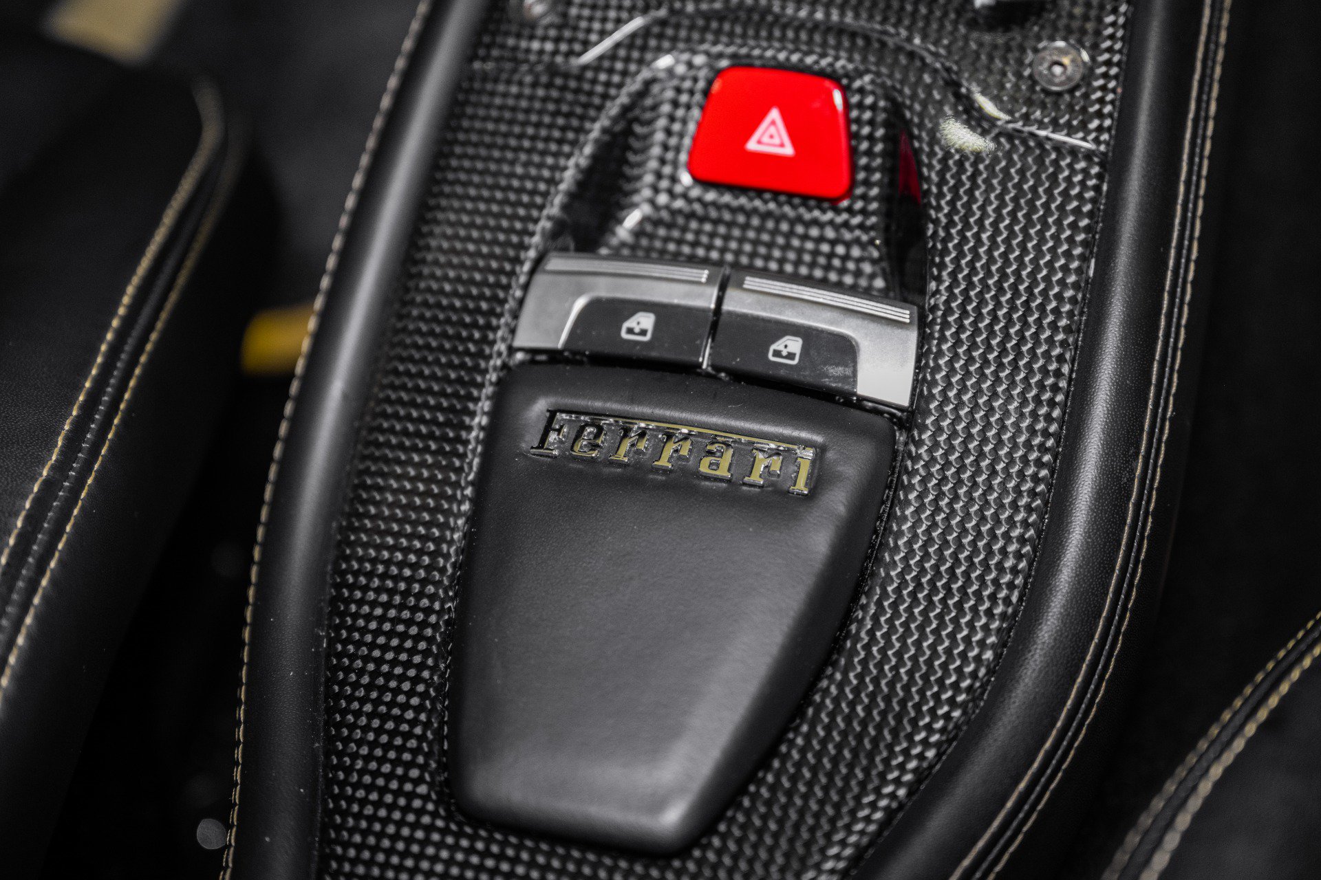Used 2011 Ferrari 458 Italia Coupe RWD image 40