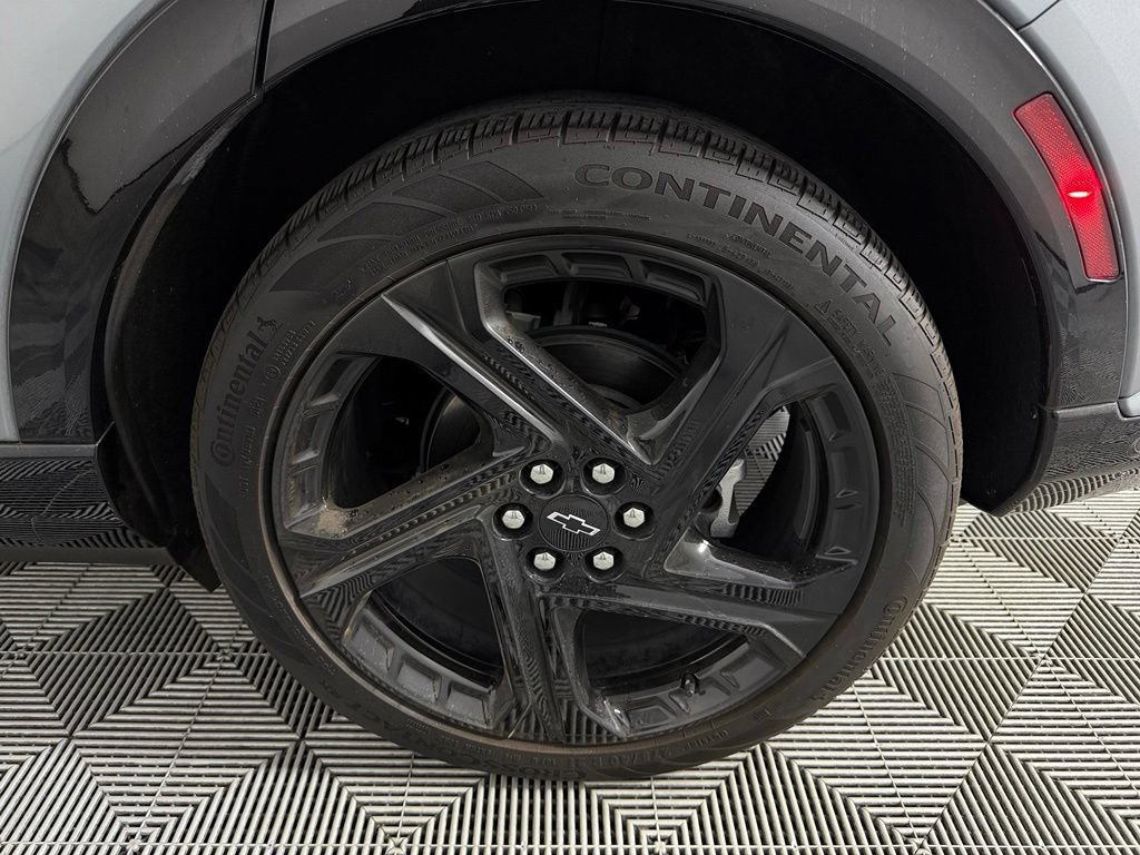 Used 2024 Chevrolet Equinox EV RS FWD image 11