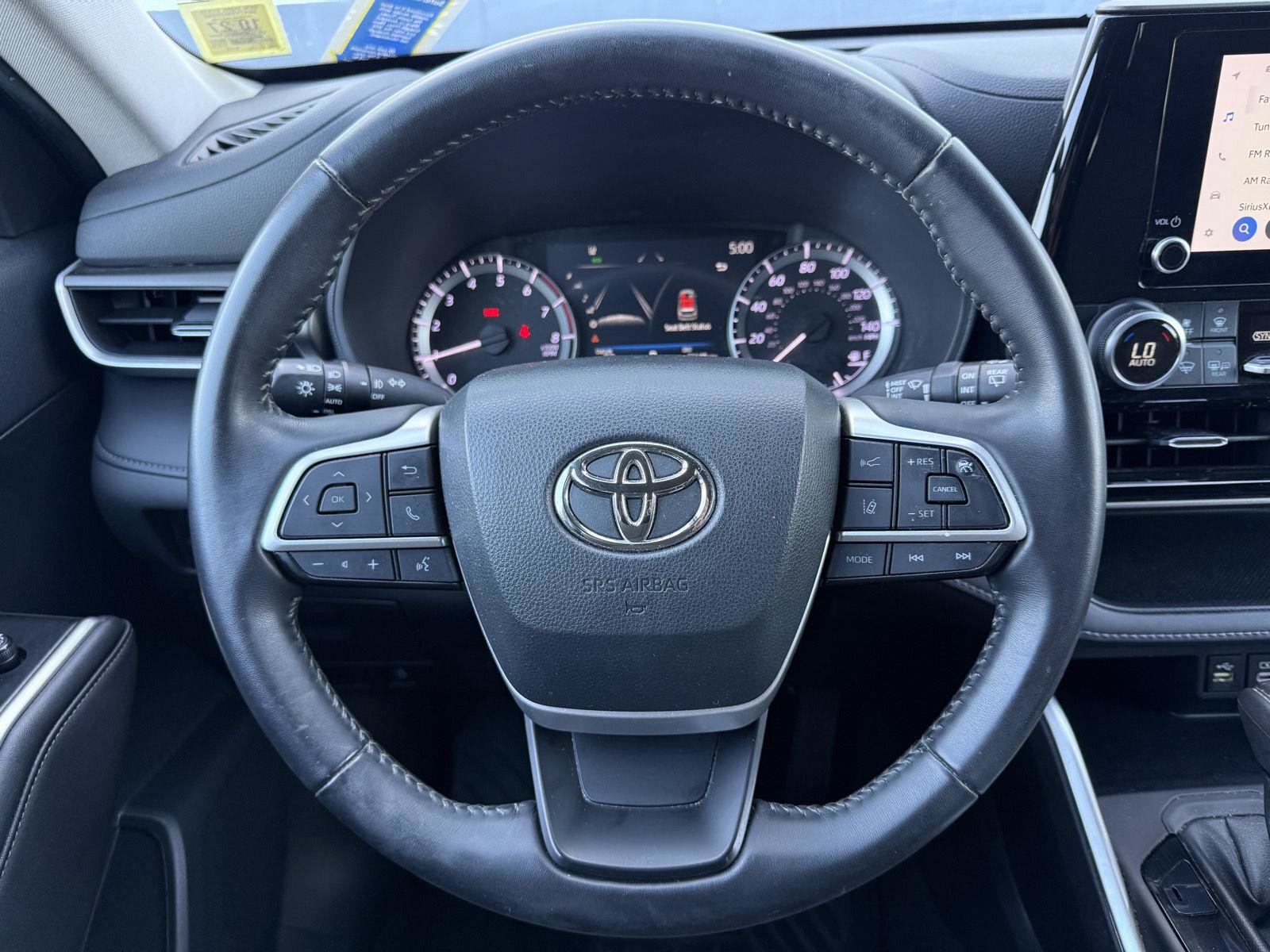Used 2023 Toyota Highlander LE FWD image 13