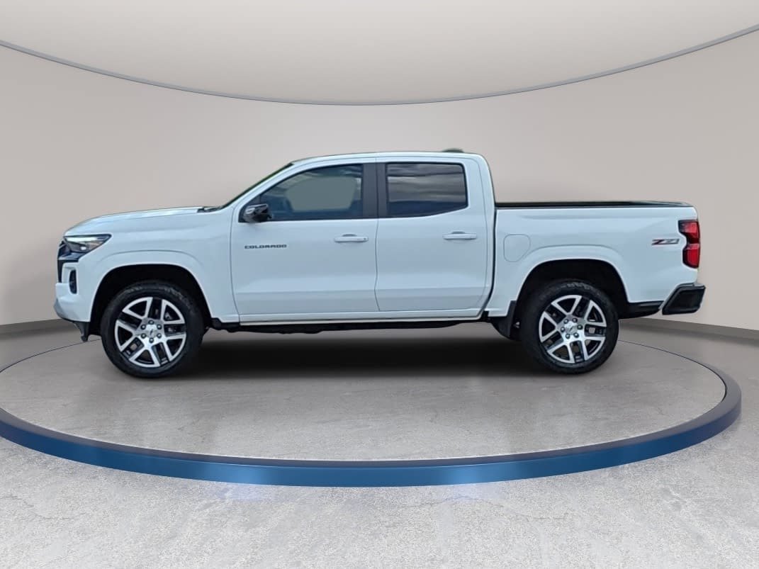 Used 2023 Chevrolet Colorado Z71 w/ Z71 Convenience Package 2 AWD/4WD image 8
