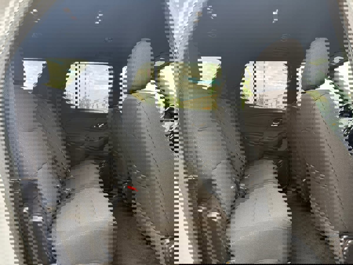 Used 2023 Chevrolet Traverse LT image 17