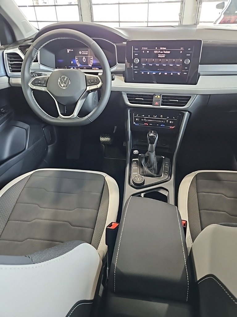 New 2026 Volkswagen Taos SE image 24