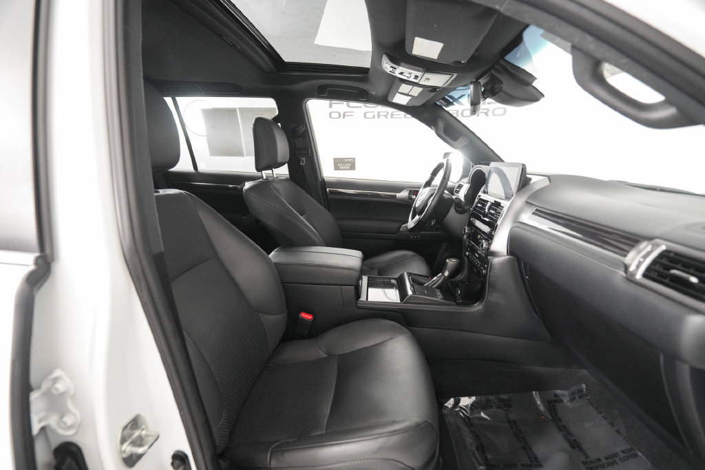 Certified 2023 Lexus GX 460 Luxury w/ Sport Design Package AWD/4WD image 19
