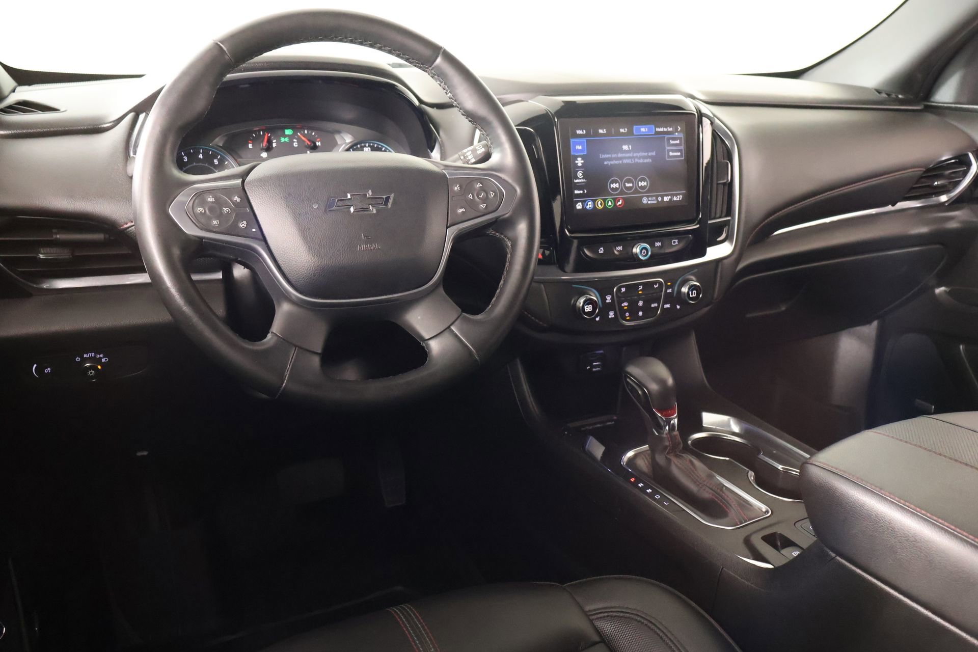Used 2023 Chevrolet Traverse RS w/ LPO, Floor Liner Package FWD image 2