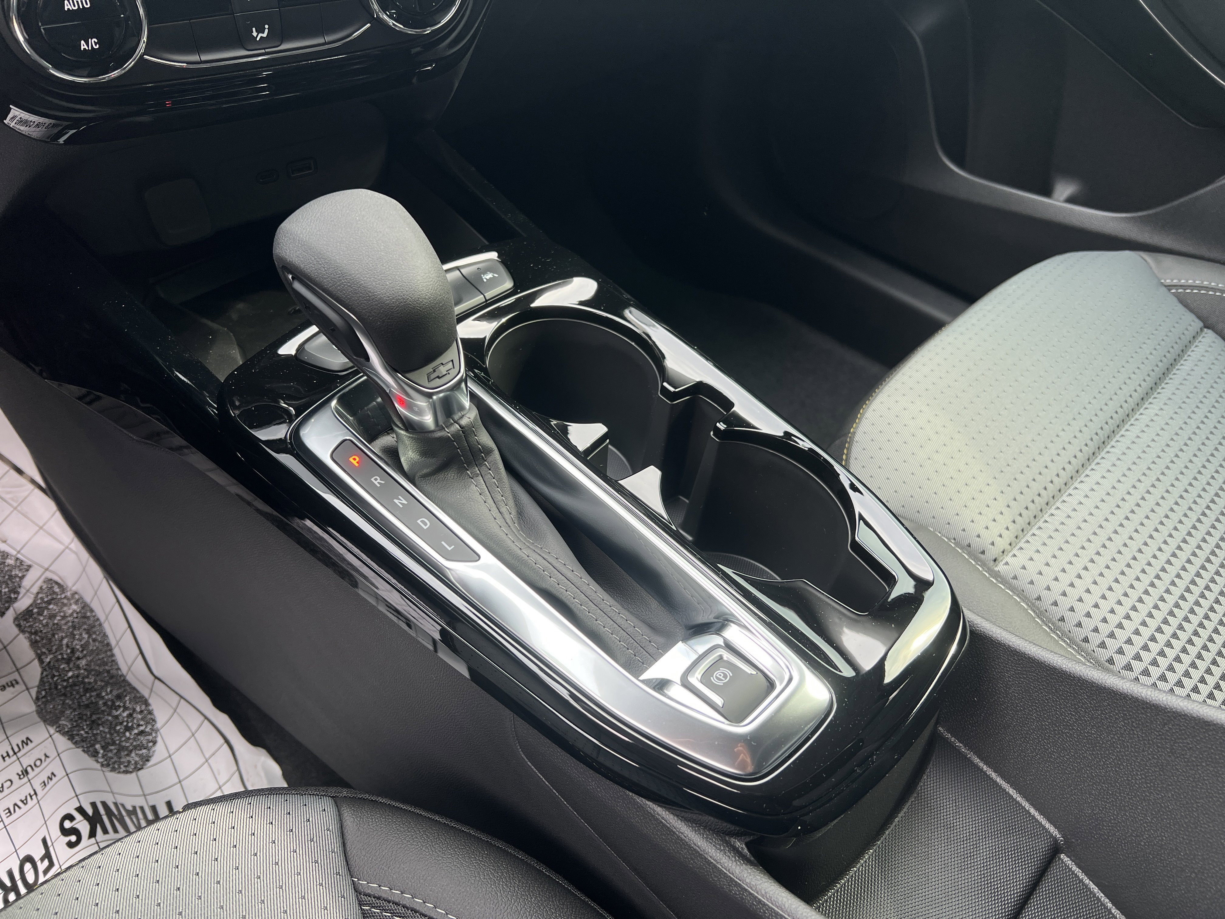 New 2026 Chevrolet Trax LT w/ Sunroof Package image 28