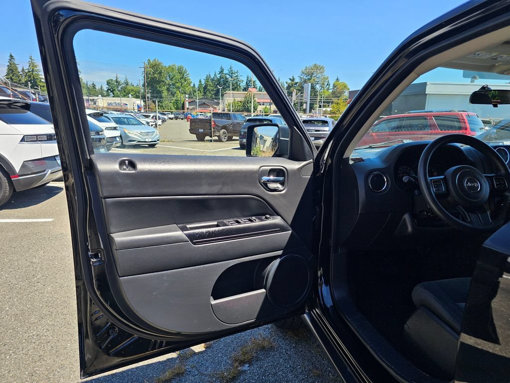 Used 2015 Jeep Patriot Sport w/ Power Value Group AWD/4WD image 19