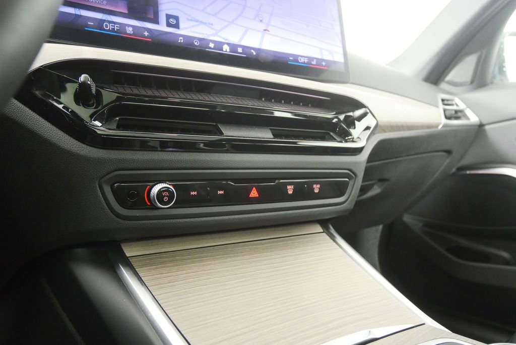 Certified 2025 BMW 330i Sedan image 23