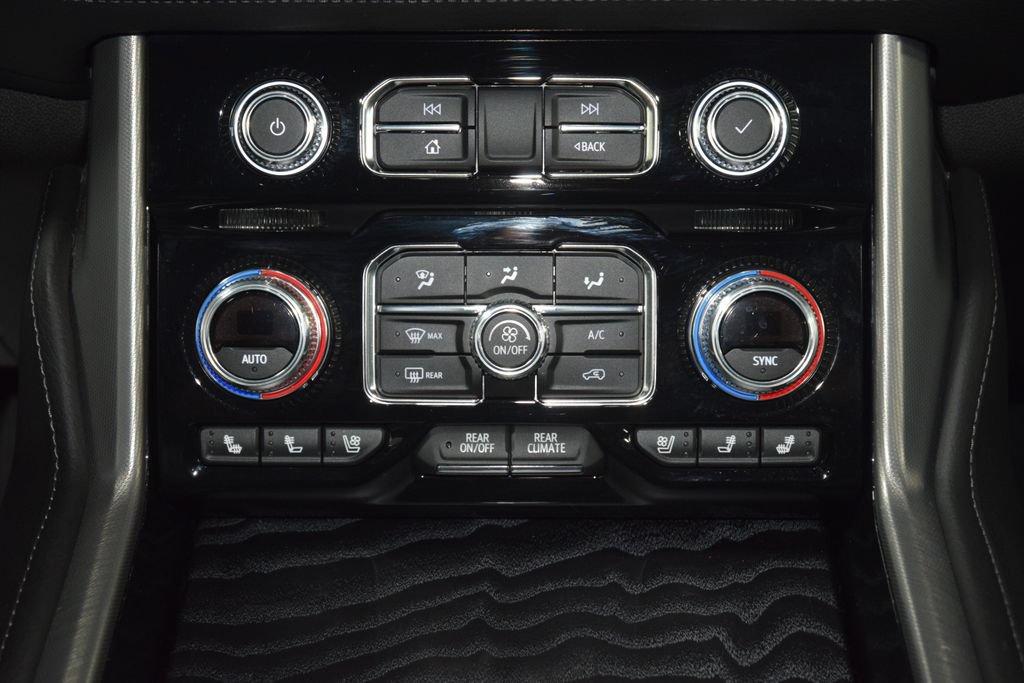 Used 2024 GMC Yukon XL Denali AWD/4WD image 35
