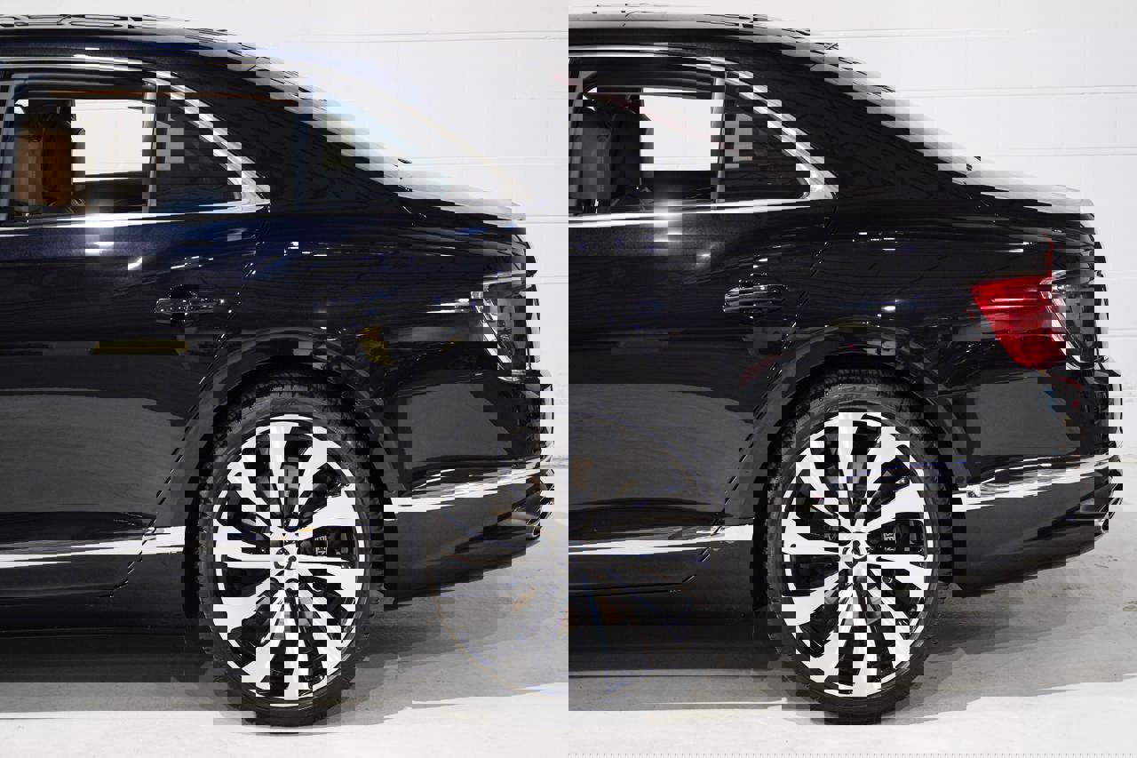 Used 2022 Bentley Flying Spur V8 image 31