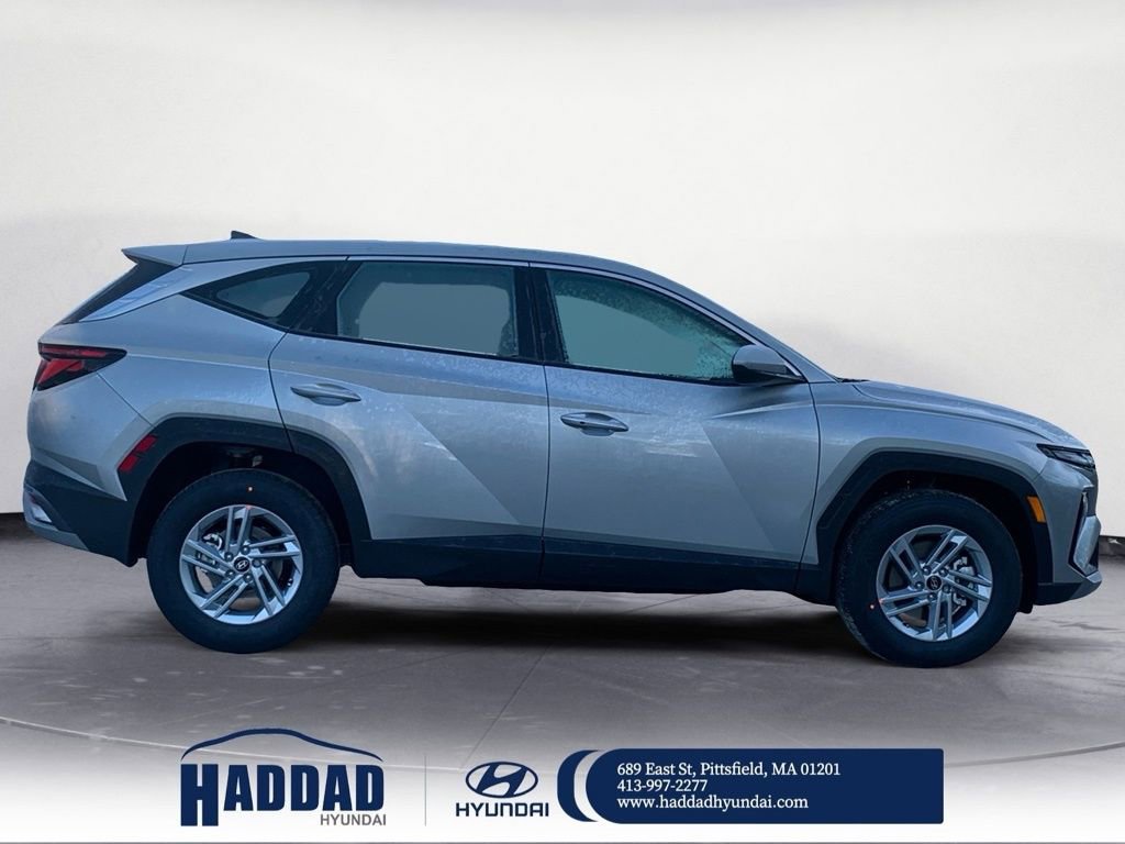 New 2025 Hyundai Tucson SE image 8