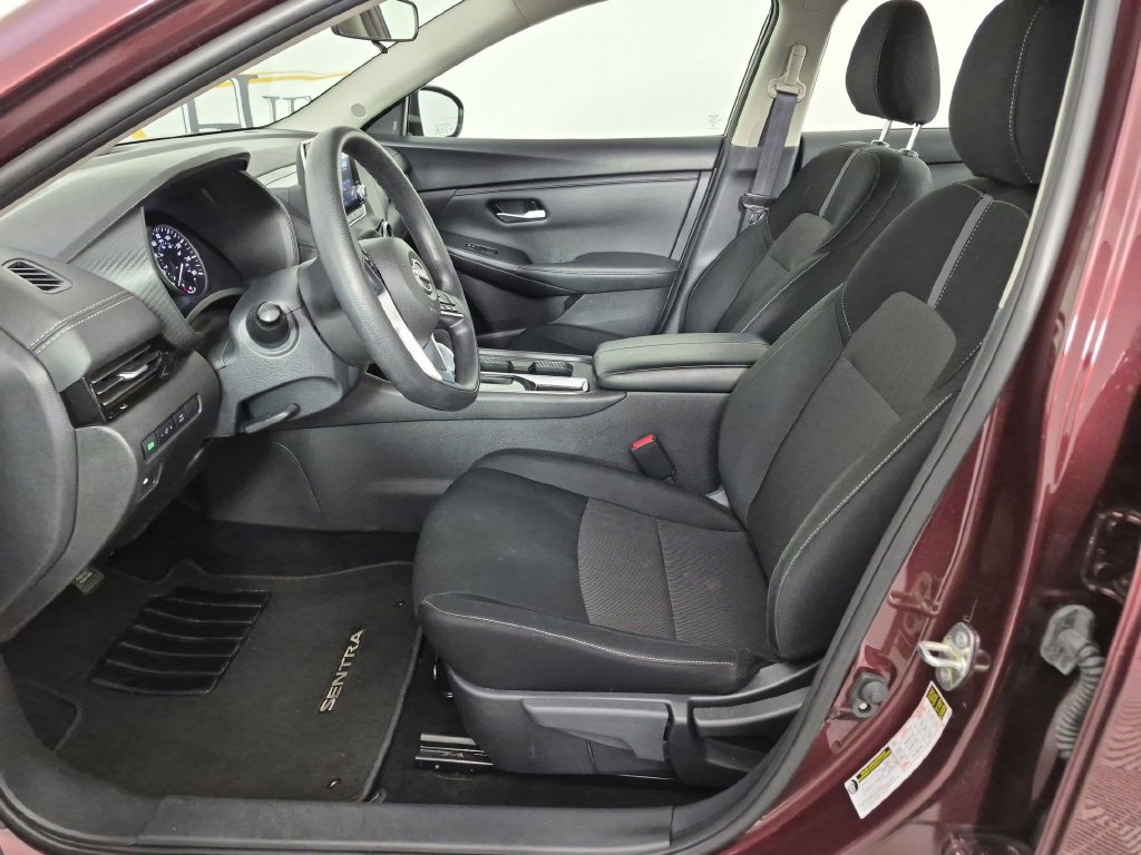 Used 2025 Nissan Sentra SV FWD image 16