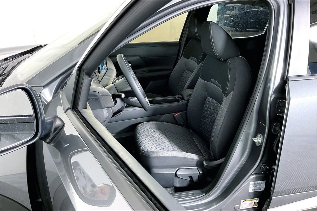 Certified 2025 Nissan Kicks SV image 34