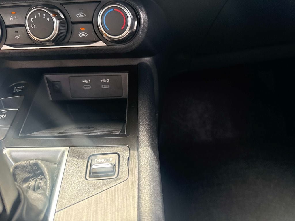 Used 2025 Nissan Kicks SV FWD image 29