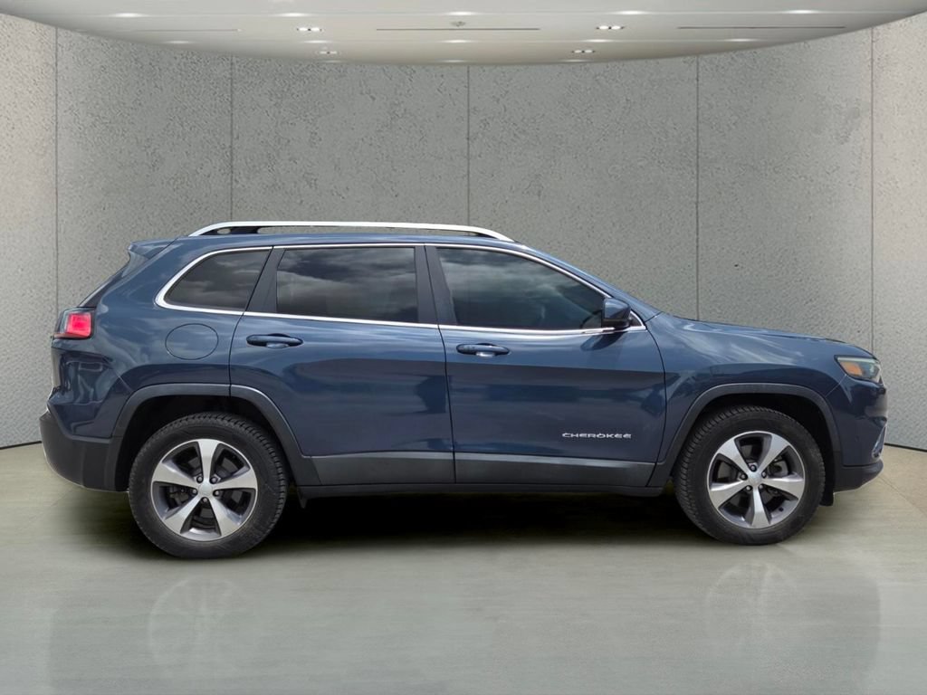 Used 2021 Jeep Cherokee Limited w/ Elite Package AWD/4WD image 2