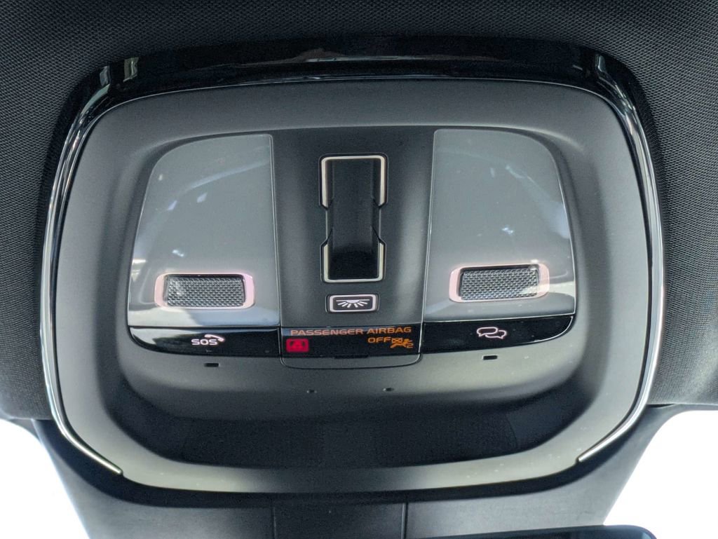 Used 2024 Volvo V60 T8 Polestar image 24