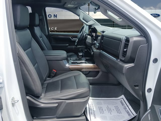 Used 2024 Chevrolet Silverado 1500 LT Trail Boss w/ Convenience Package II AWD/4WD image 15