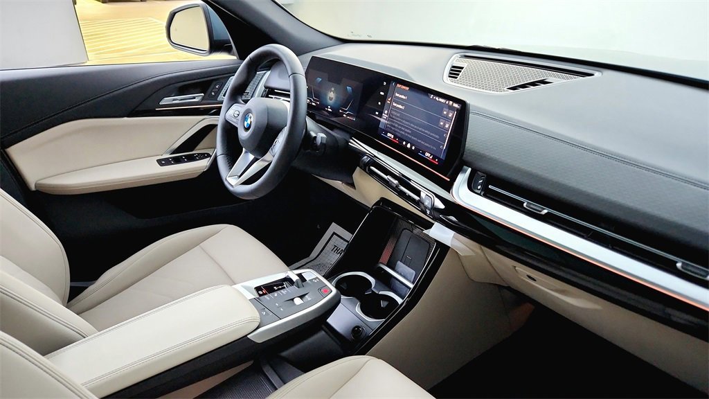 Used 2025 BMW X2 xDrive28i w/ Convenience Package image 43