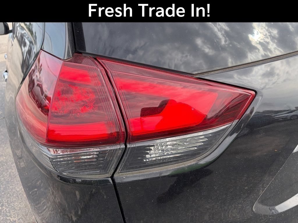 Used 2020 Nissan Rogue SV w/ Premium Package FWD image 11