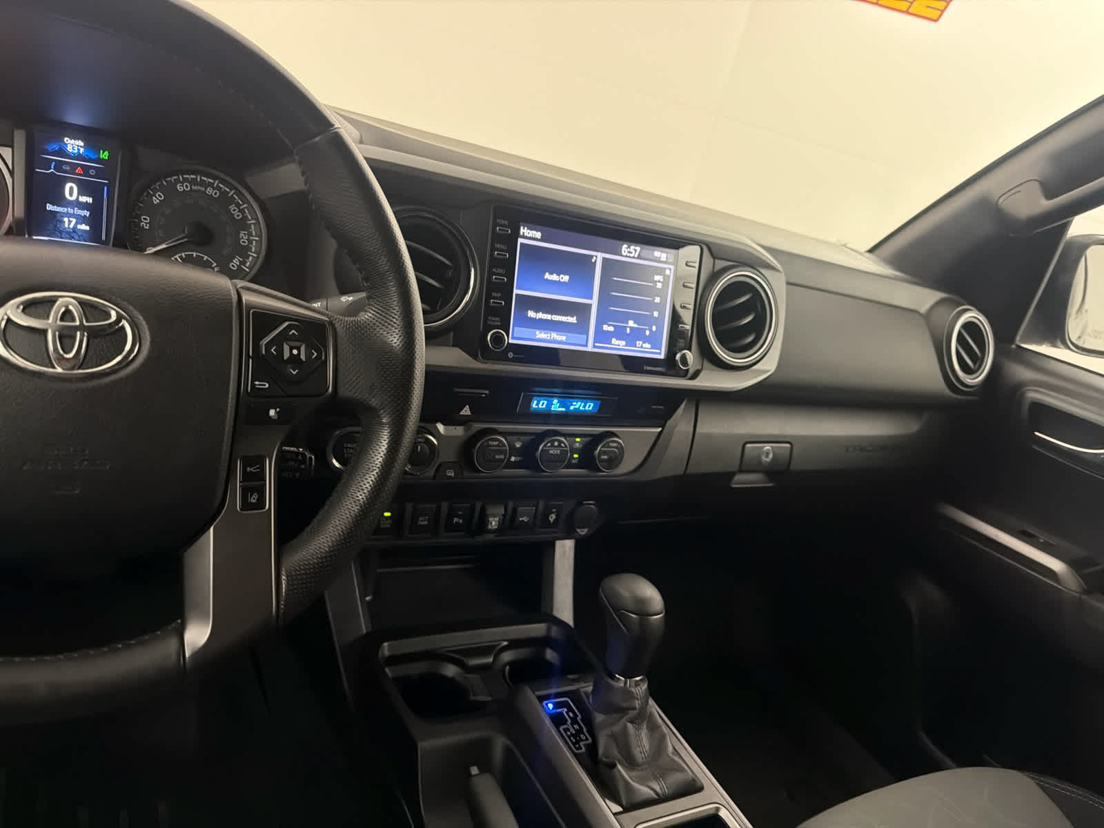 Used 2021 Toyota Tacoma TRD Off-Road w/ Technology Package AWD/4WD image 18