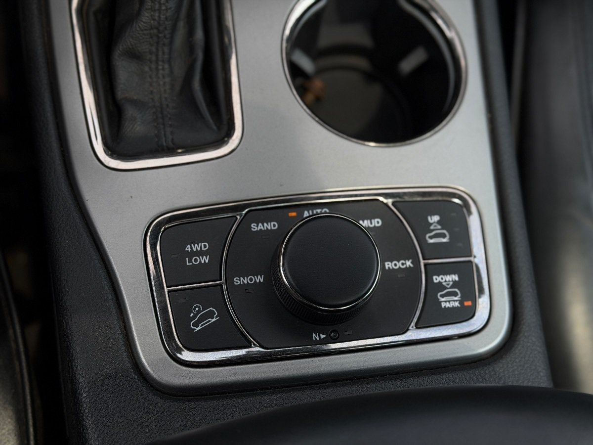 Used 2020 Jeep Grand Cherokee High Altitude AWD/4WD image 21