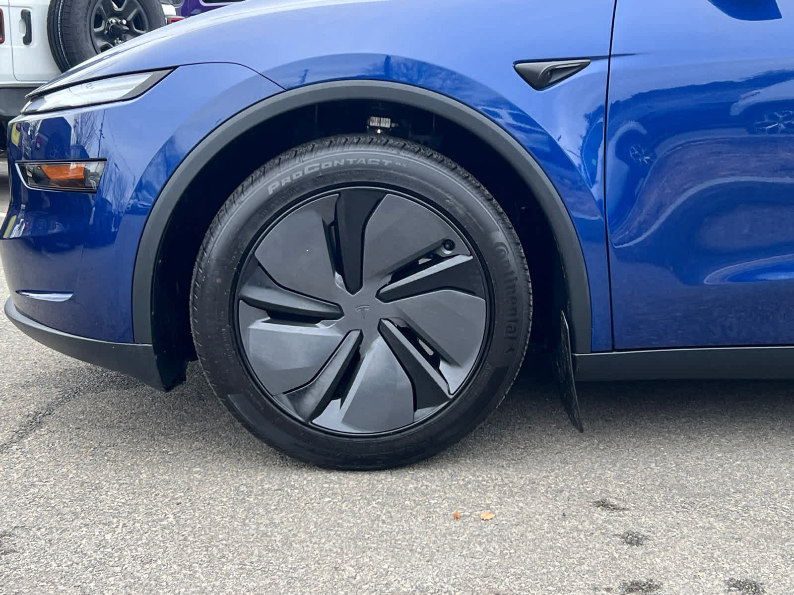 Used 2026 Tesla Model Y 2WD image 11