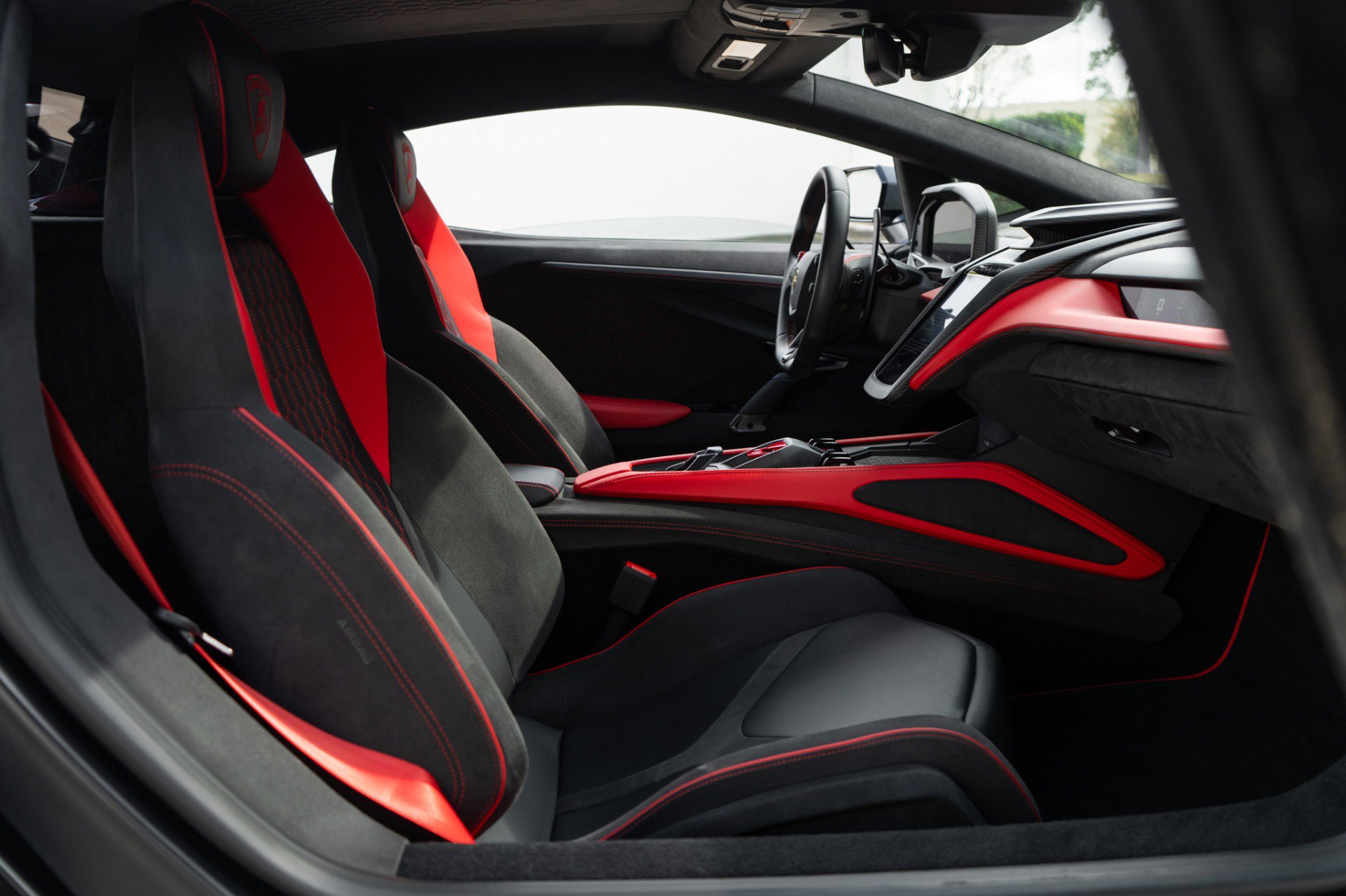 Used 2024 Lamborghini Revuelto image 19