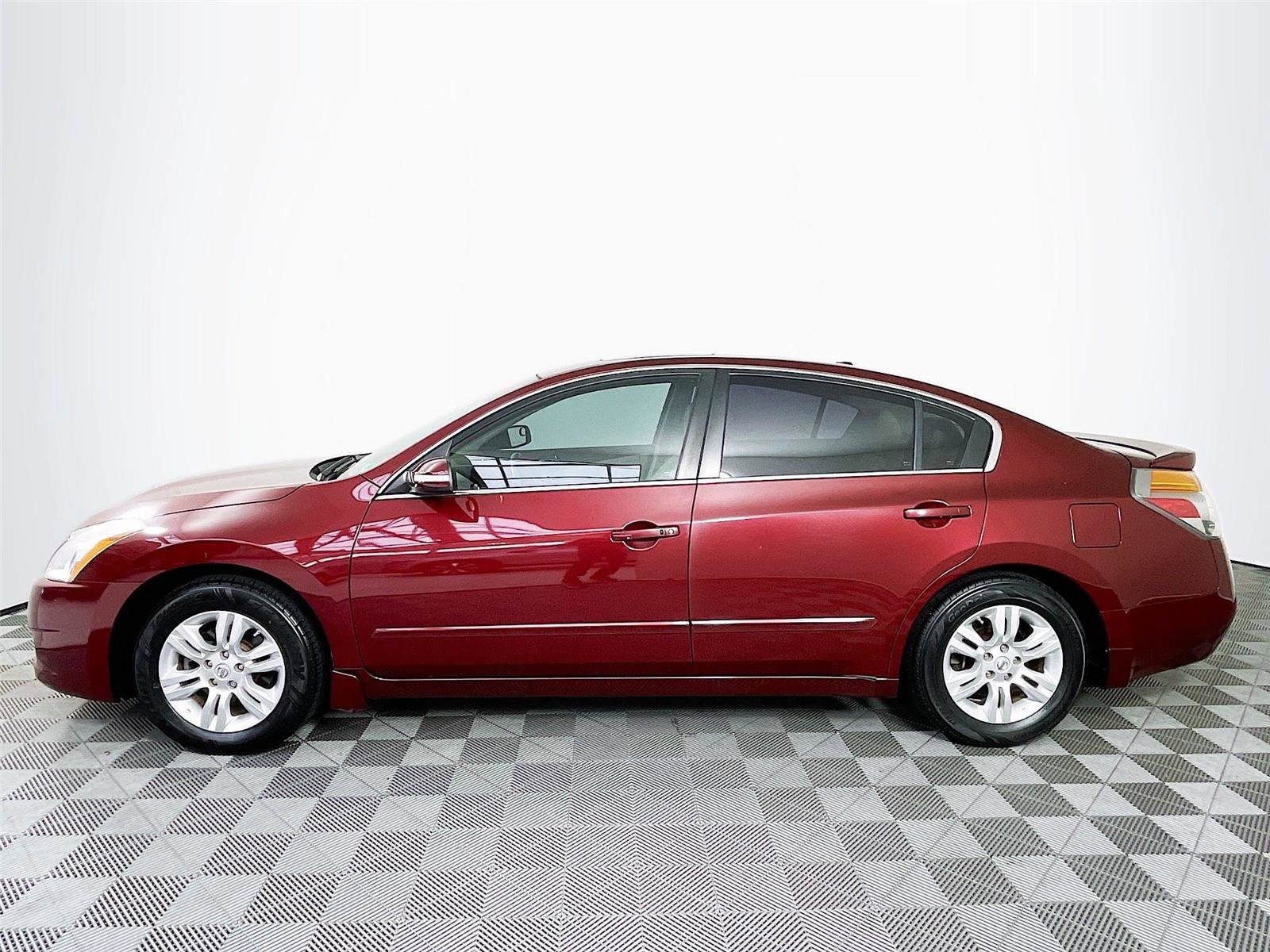 Used 2012 Nissan Altima 2.5 SL w/ 2.5SL Pkg image 4