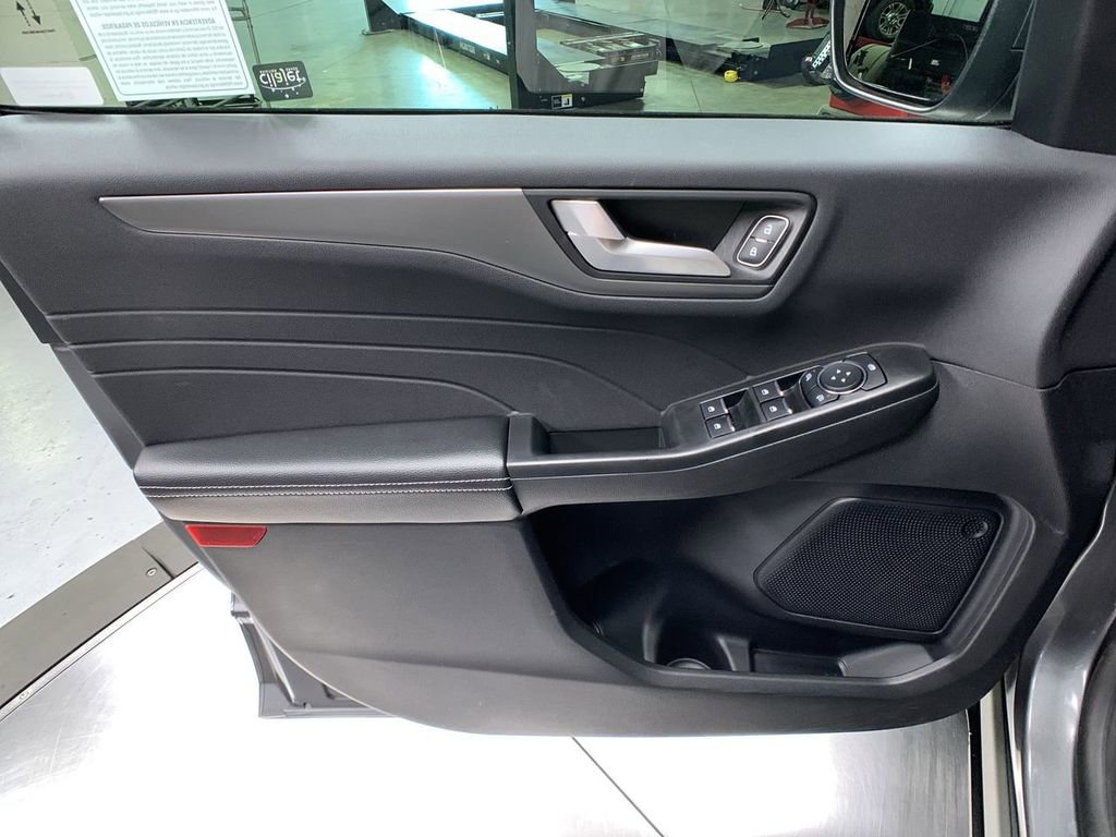 Used 2024 Ford Escape SE FWD image 14