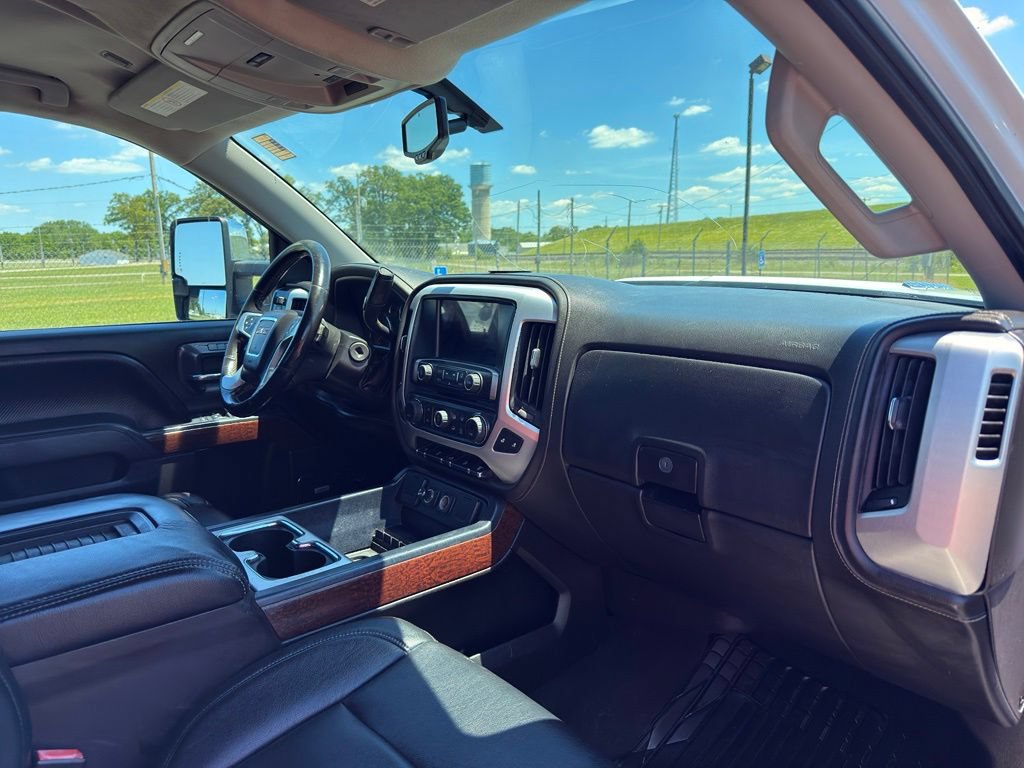 Used 2016 GMC Sierra 2500 SLT w/ Suspension Package, Off-Road AWD/4WD image 29