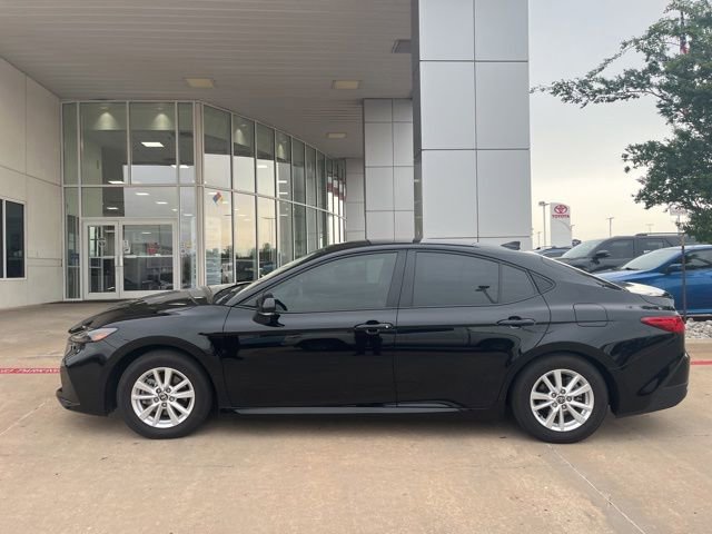 Used 2025 Toyota Camry LE w/ Convenience Package FWD image 2