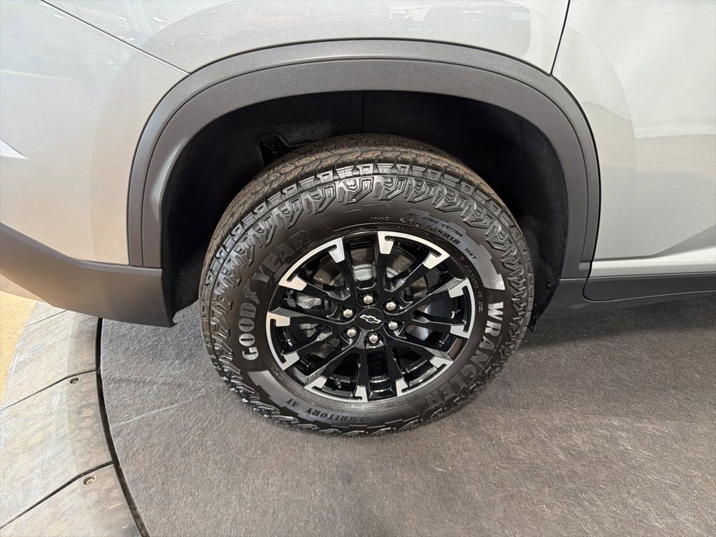 Certified 2025 Chevrolet Traverse Z71 w/ Driver Confidence Package image 37