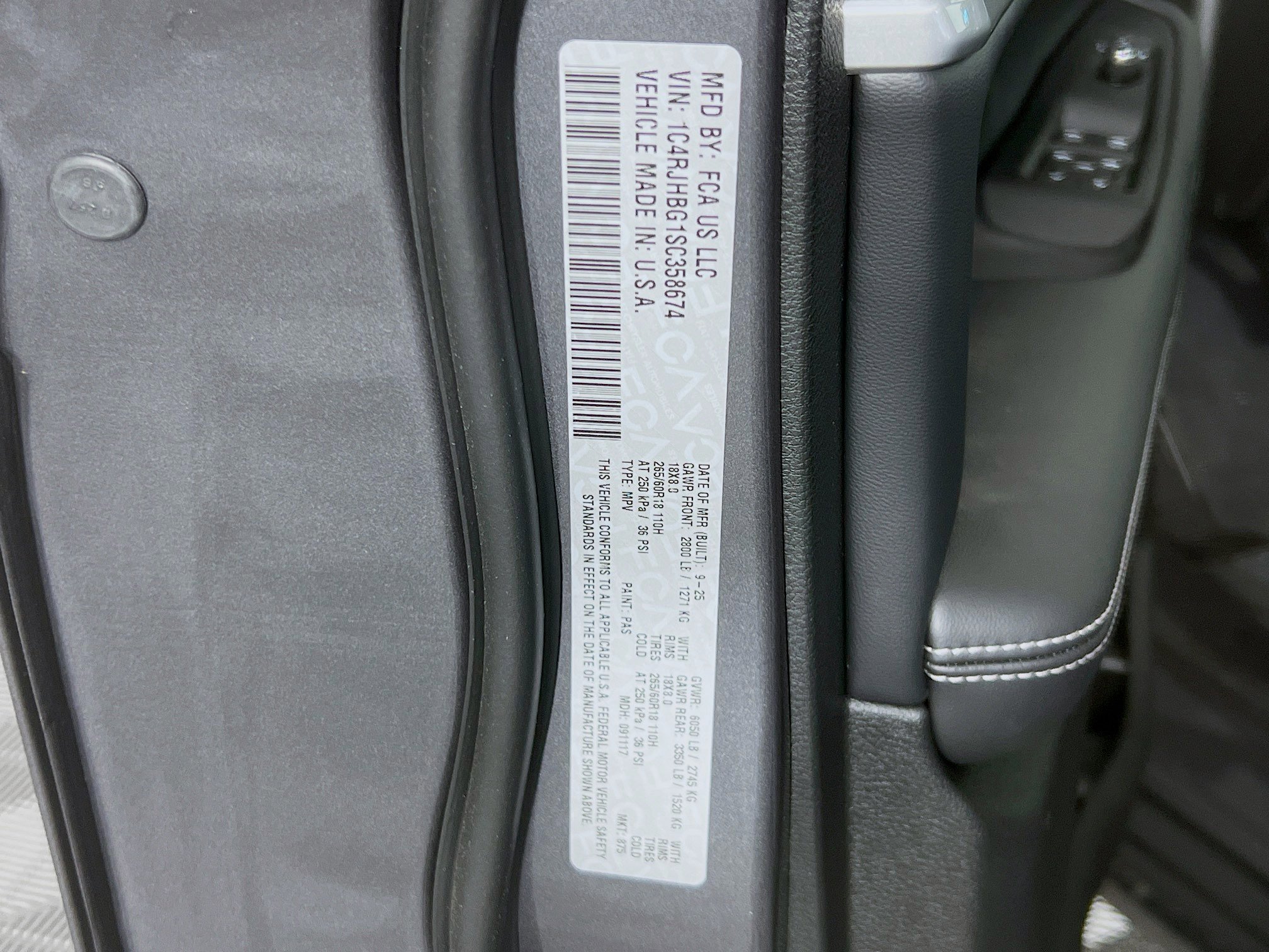 New 2025 Jeep Grand Cherokee Limited image 37