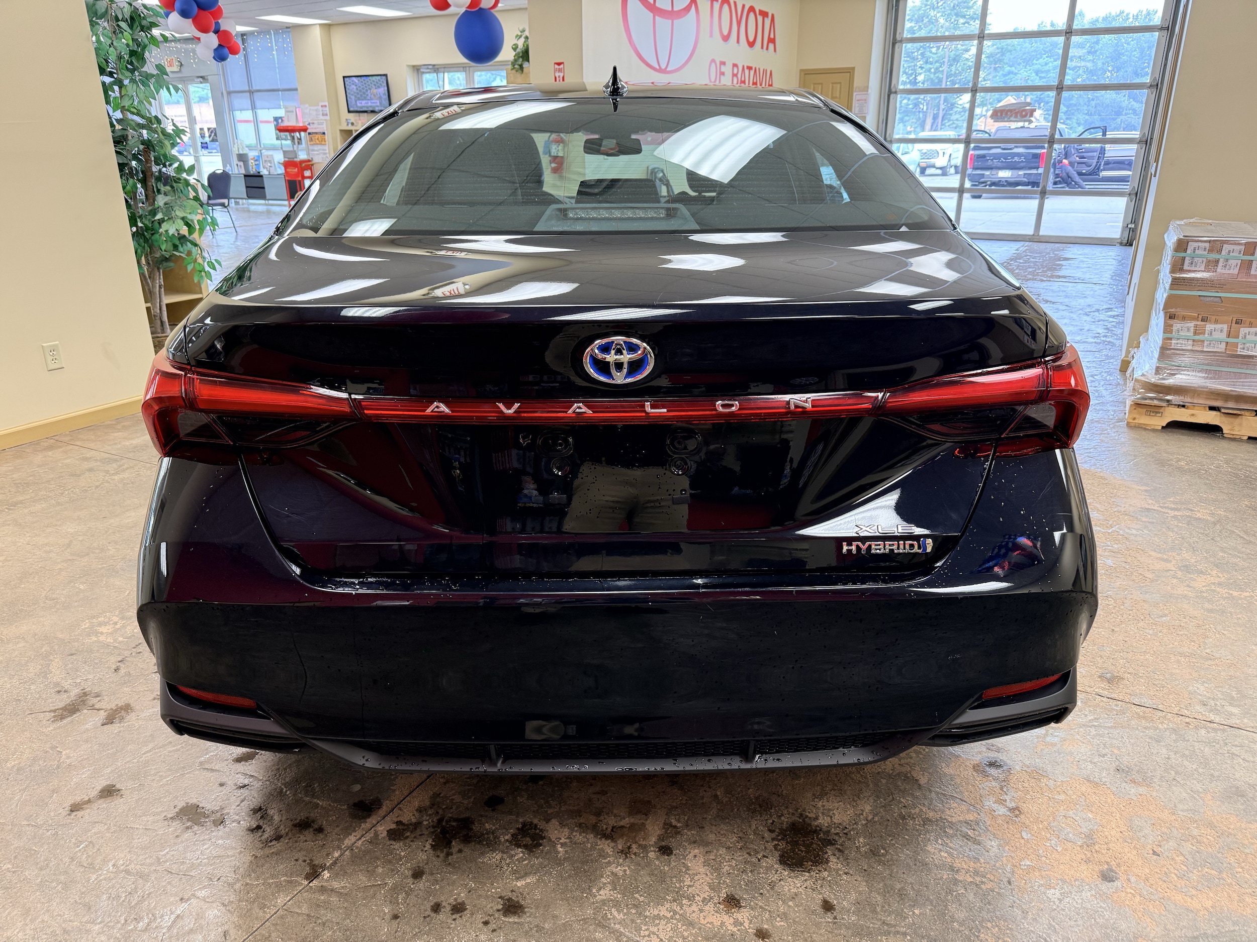 Used 2022 Toyota Avalon XLE w/ Moonroof Package FWD image 9