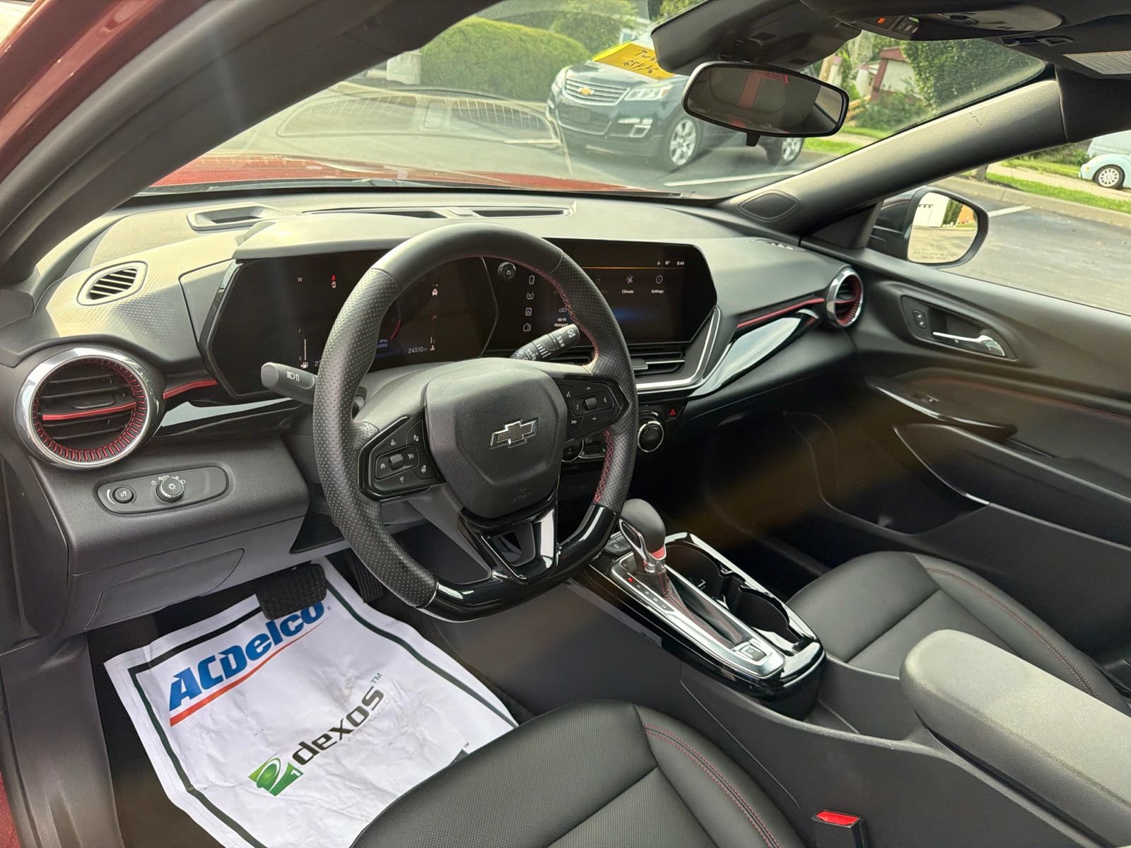 Used 2024 Chevrolet Trax RS FWD image 10