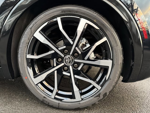 New 2026 Toyota Prius Plug-In Hybrid image 9