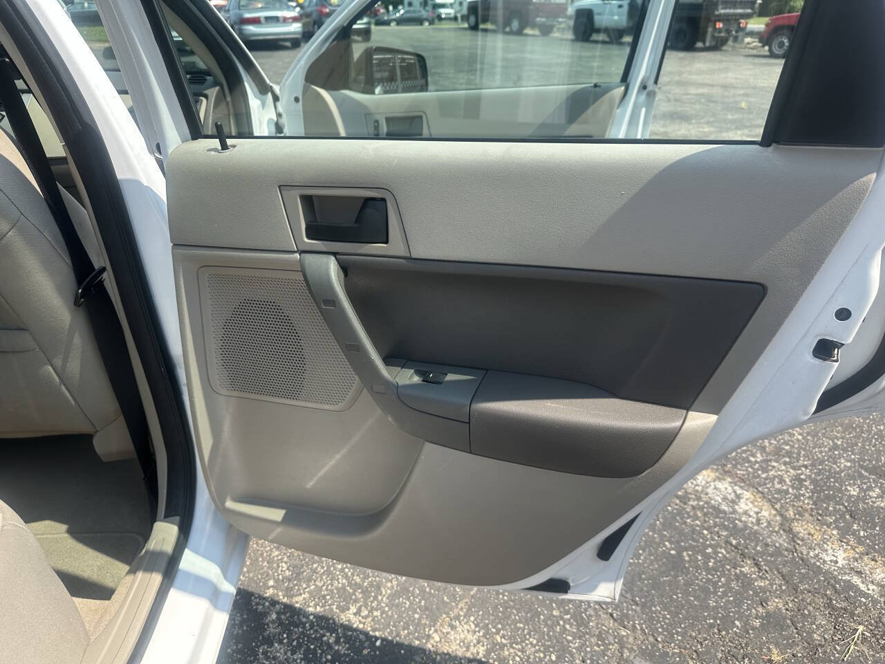 Used 2008 Ford Focus SE FWD image 32
