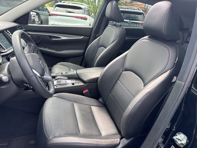 Certified 2025 INFINITI QX50 Luxe AWD/4WD image 4