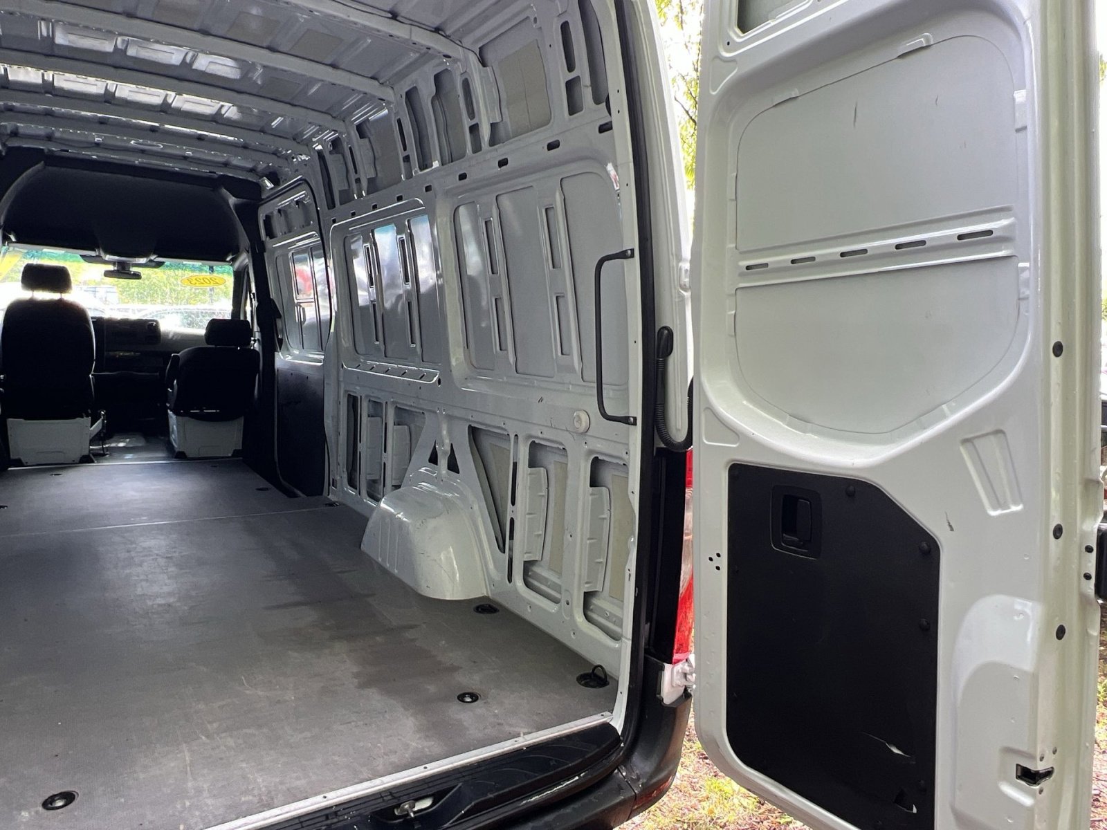 Used 2023 Mercedes-Benz Sprinter 2500 image 23