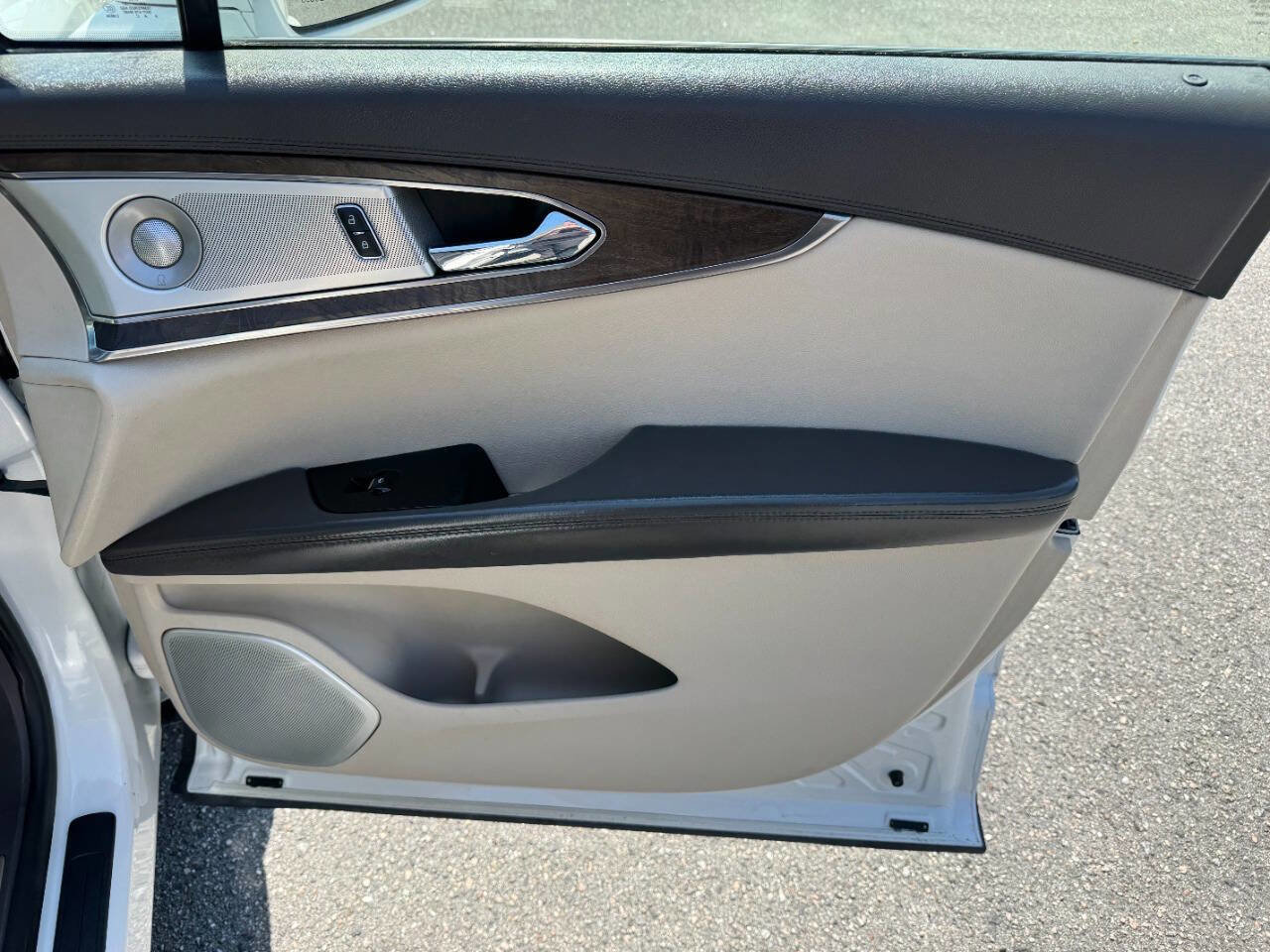 Used 2016 Lincoln MKX Reserve w/ Luxury Package image 47