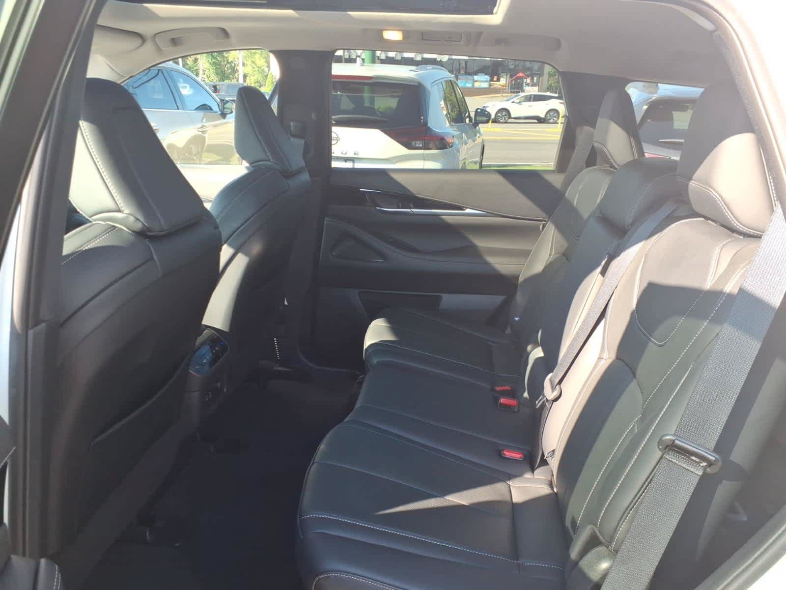 Certified 2023 INFINITI QX60 Pure AWD/4WD image 13