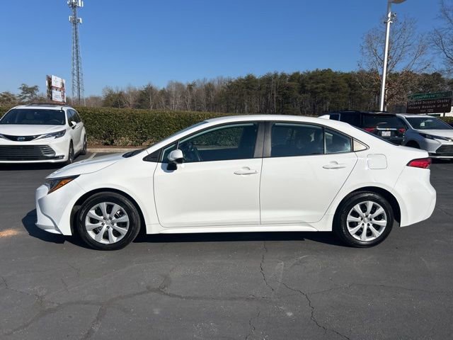 Used 2025 Toyota Corolla LE image 8
