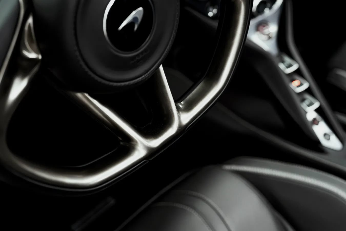 Used 2020 McLaren 720S Spider RWD image 33