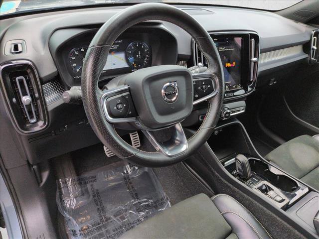 Used 2021 Volvo XC40 T5 R-Design w/ Climate Package image 10