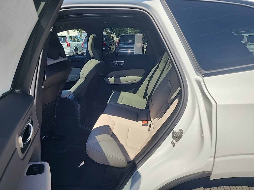 New 2026 Volvo XC60 T8 Plus w/ Climate Package AWD/4WD image 5
