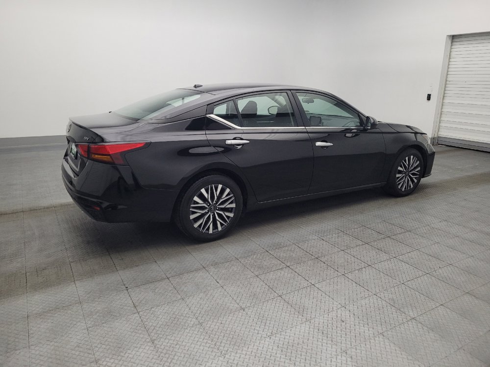 Used 2023 Nissan Altima 2.5 SV image 10