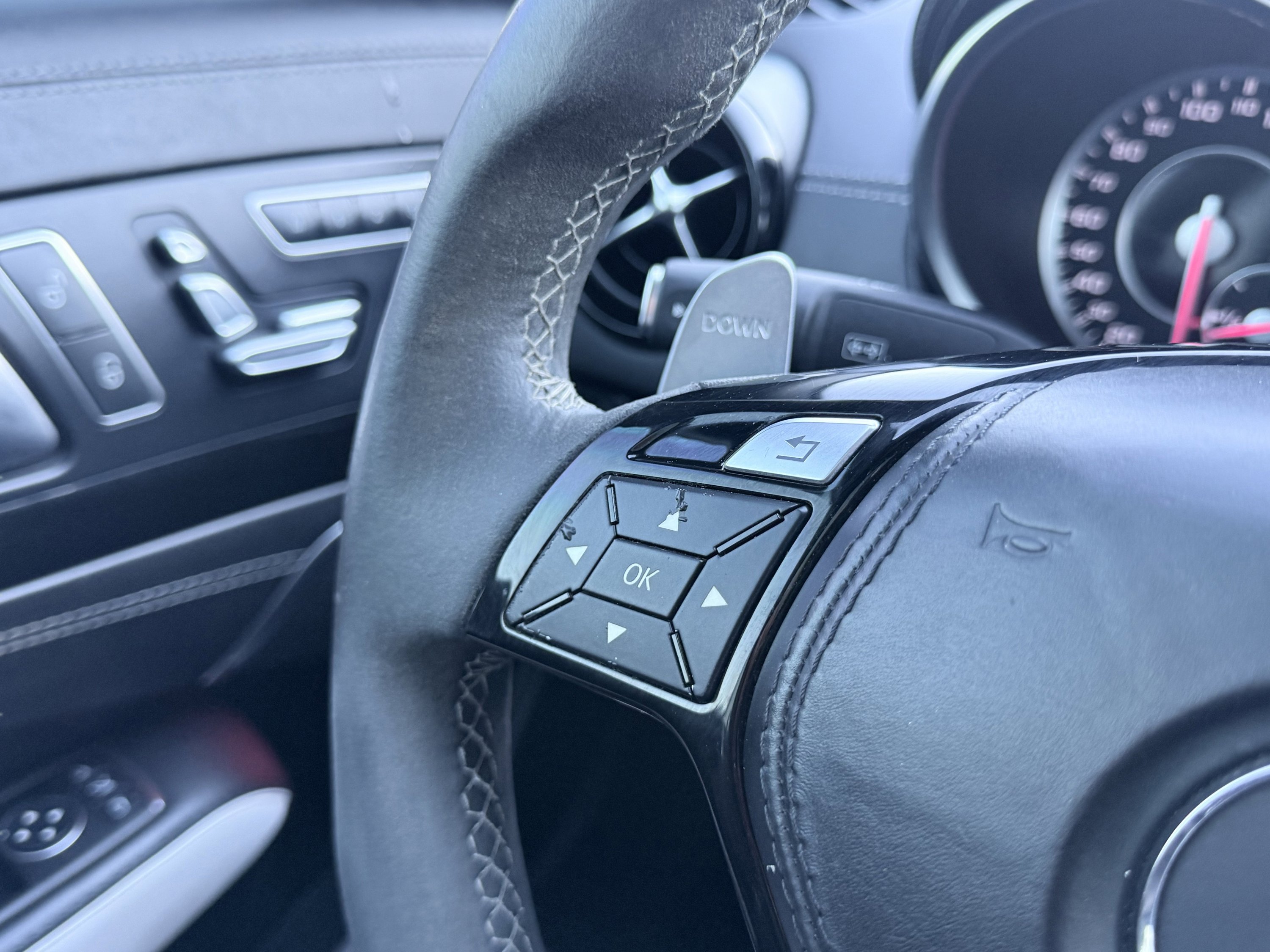 Used 2015 Mercedes-Benz SL 63 AMG image 36