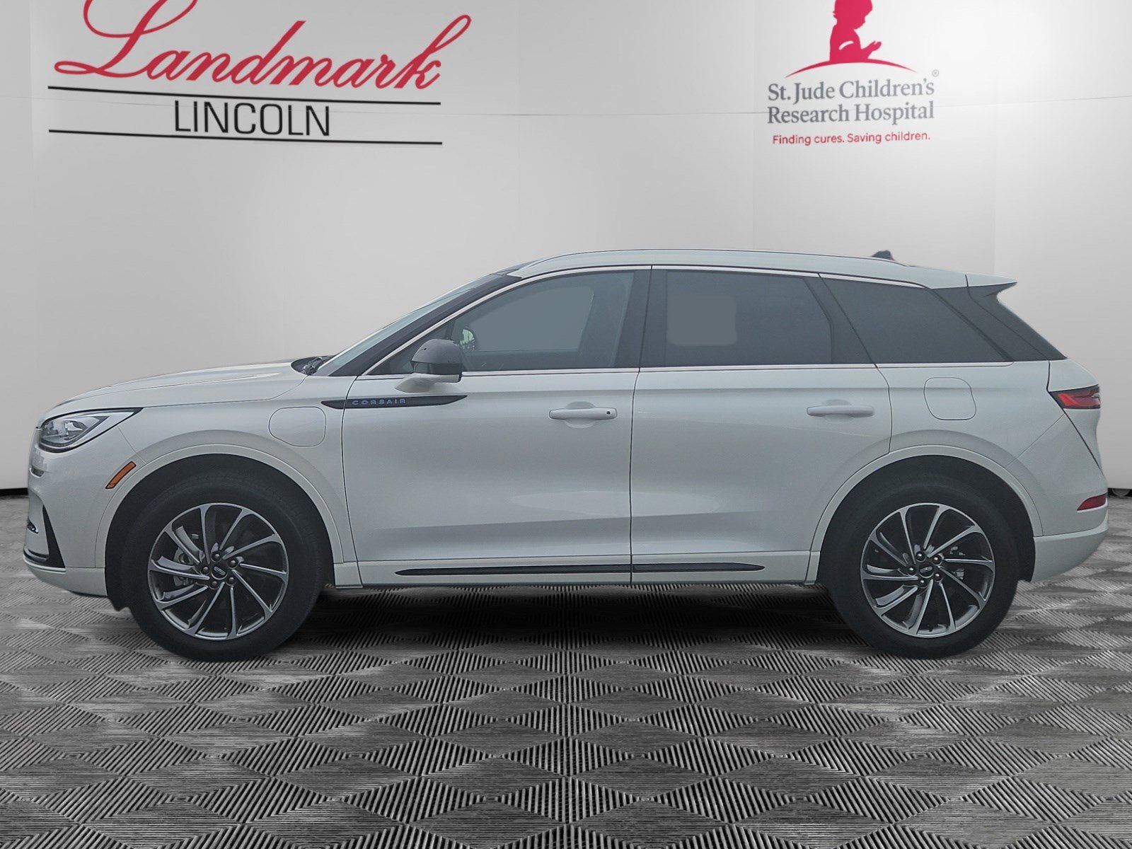 Certified 2024 Lincoln Corsair Grand Touring image 2