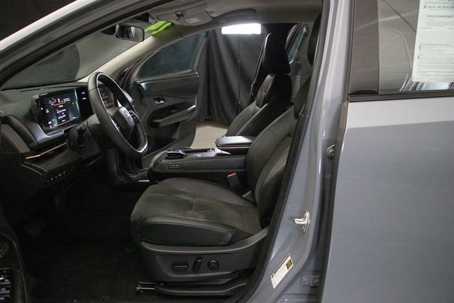 Used 2024 Nissan Ariya AWD image 24